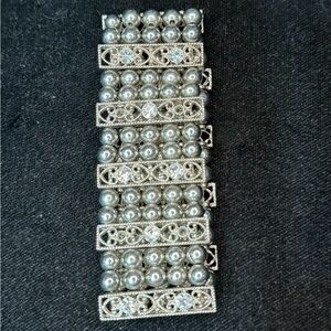 Source Unknown Silver and Gray Beaded Bracelet